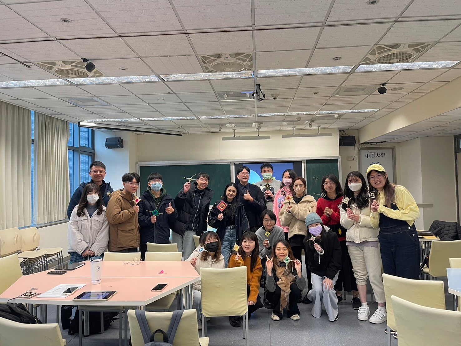 LINE_ALBUM_第五次返校座談_250110_127