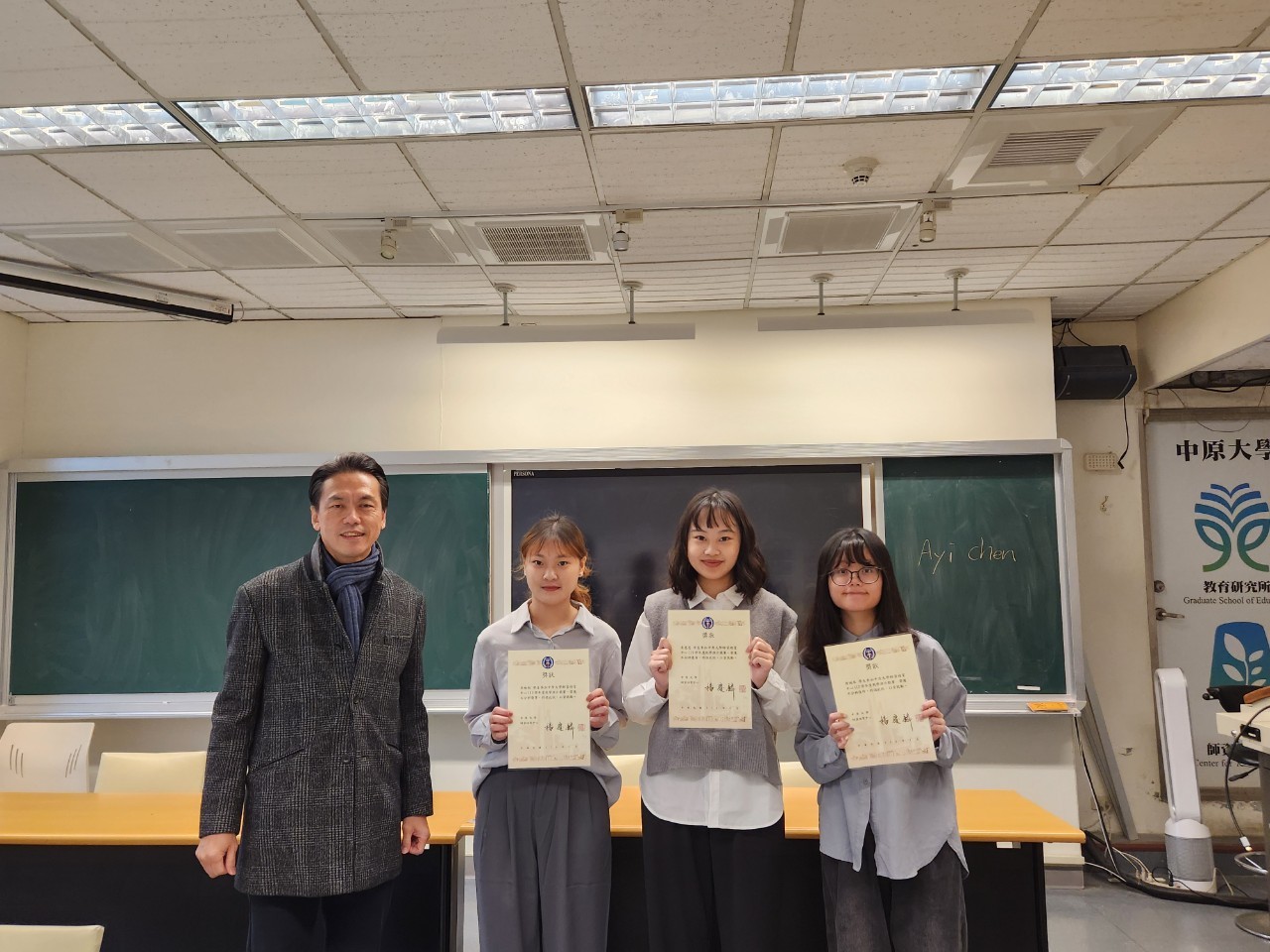 LINE_ALBUM_第五次返校座談_250110_28